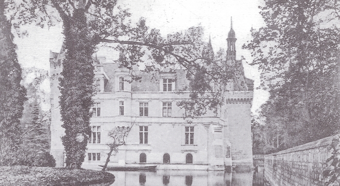 Le château de La Mothe-Chandeniers - Tiré de l'ouvrage Deux Siècles de Vènerie à travers la France - H. Tremblot de la Croix et B. Tollu (1988)